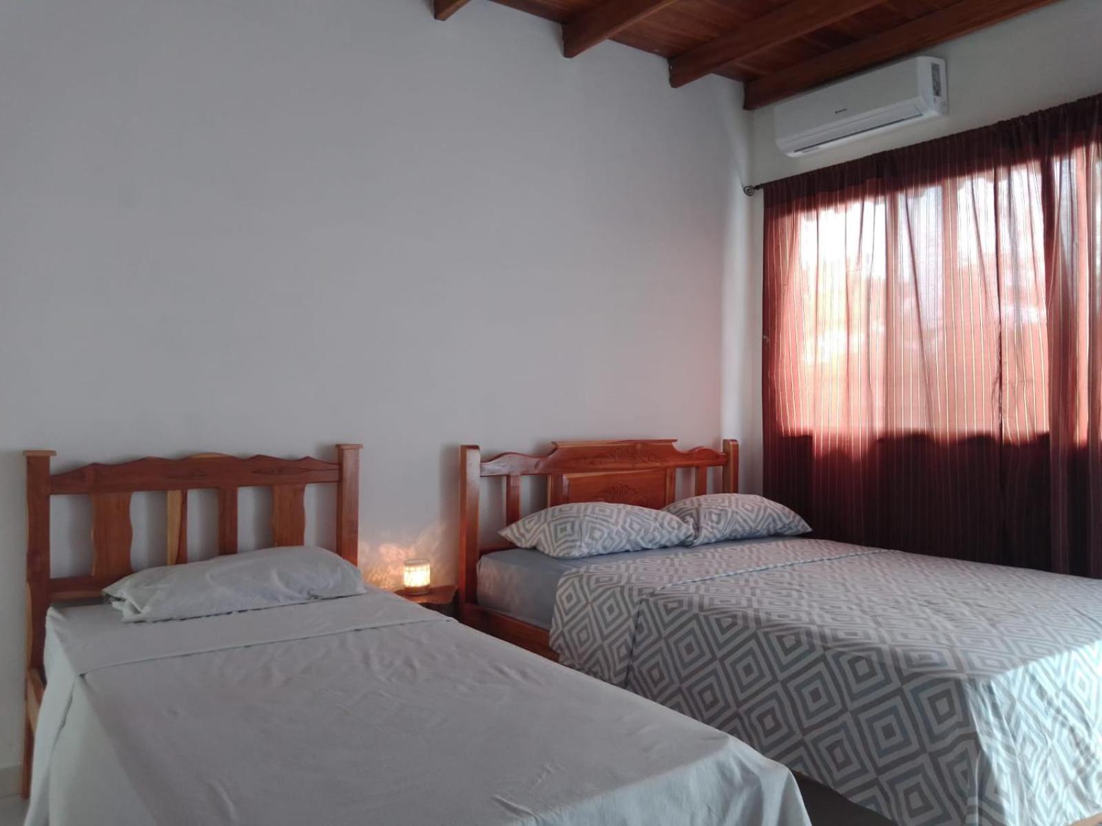 Oceans Hostal Santa Catalina Esterno foto
