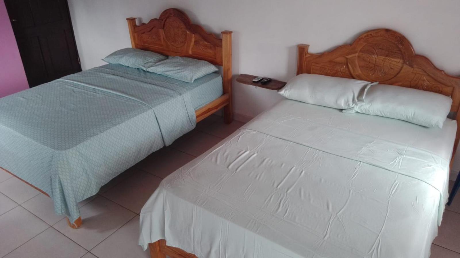Oceans Hostal Santa Catalina Esterno foto